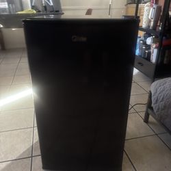 Refrigerator Small 