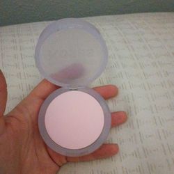 Name brand// BRAND NEW NEVER USED MAKEUP