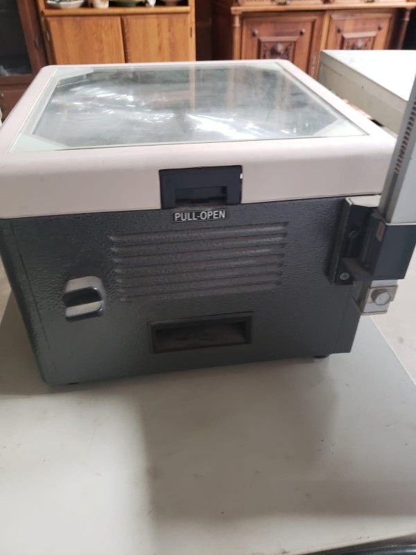 EIKI Model 392 Overhead Projector Made In China , Tested With Extended Table .
