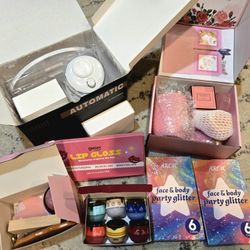 Women’s & Teen Self-Care / Beauty Gift Lot, Lip Gloss, Face Body Glitter, DIY Mask Maker & more, 60+ Pieces