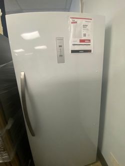 Frigidaire FRAE2024AW Refrigerator