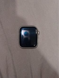 Apple Watch Series SE GPS 40MM Silver Aluminum Case