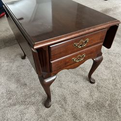 Thomasville Mahogany Drop Leaf End Tables 
