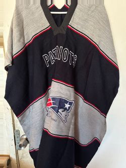 PATRIOTS PONCHO / WINDBREAKER