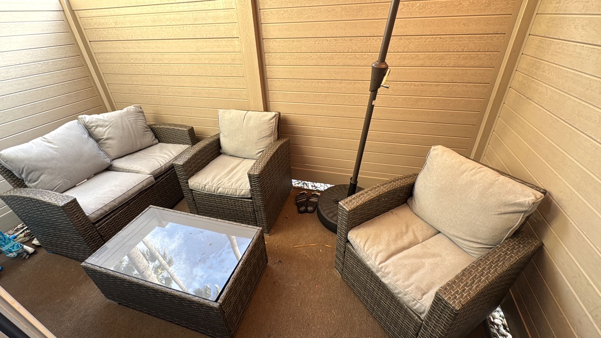Outdoor Patio Set – Great Condition