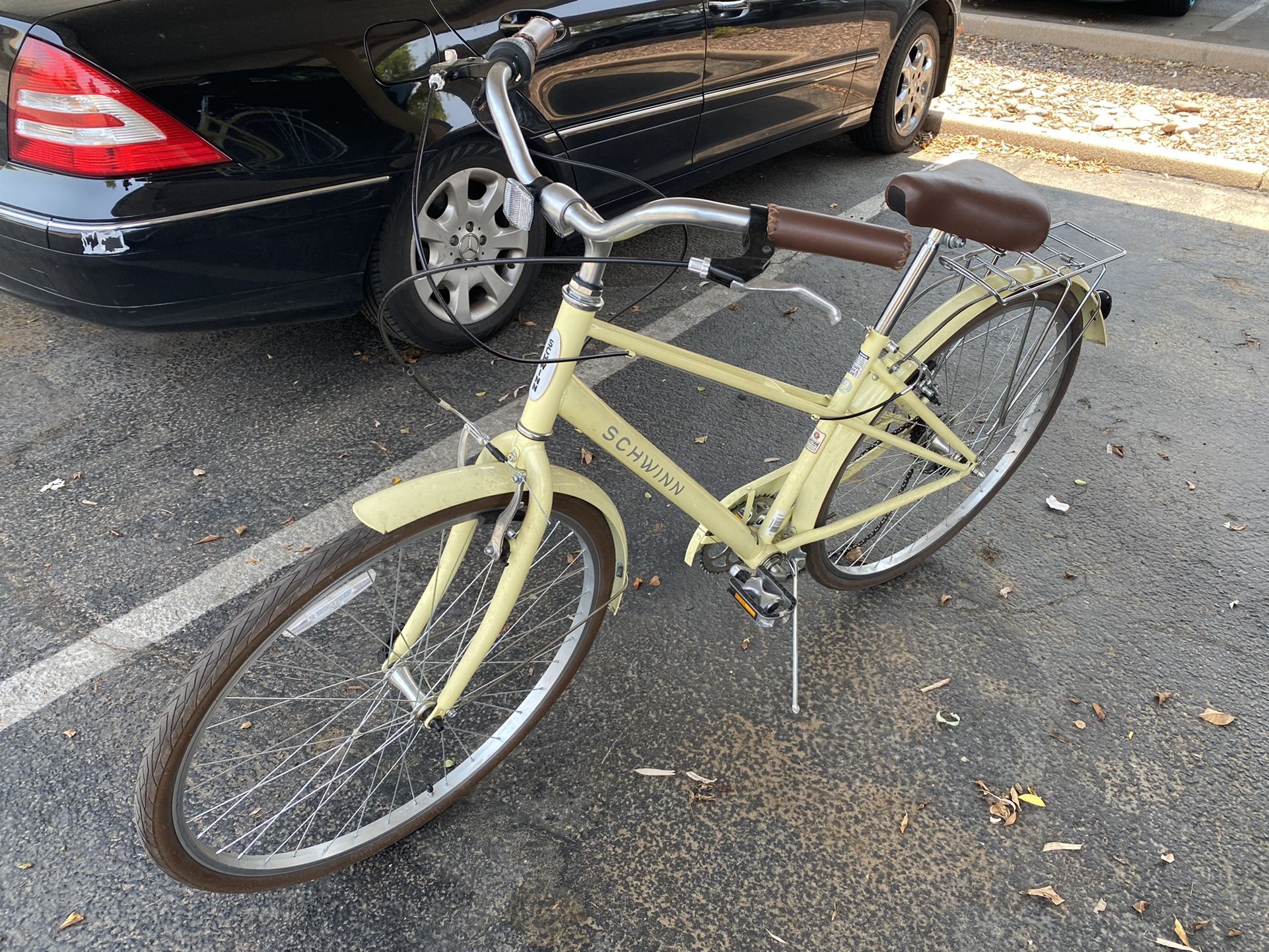 Schwinn Admiral Hybrid 7 Speed Bike 700c Wheels