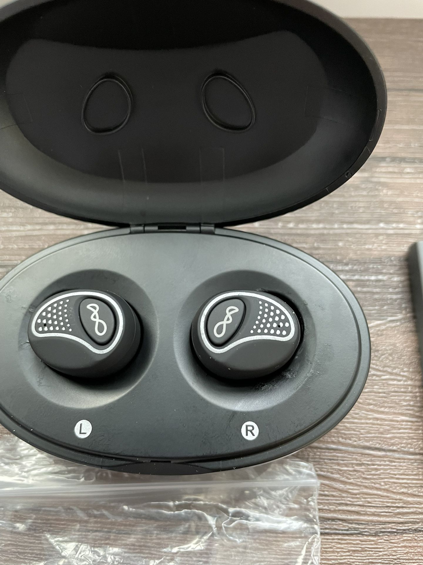 Blue Ant Pump Air Wireless Earbuds