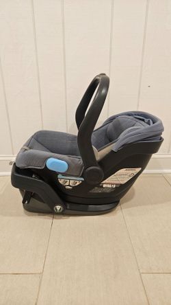 UppaBaby Mesa Car Seat with Base