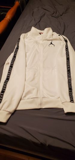 WHITE JORDAN FIT SIZE L