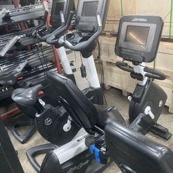 LifeFitness Lifecycle Discover Upright Bike Newer Style