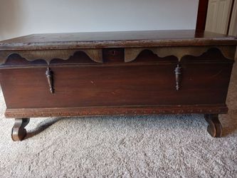 Lane cedar chest