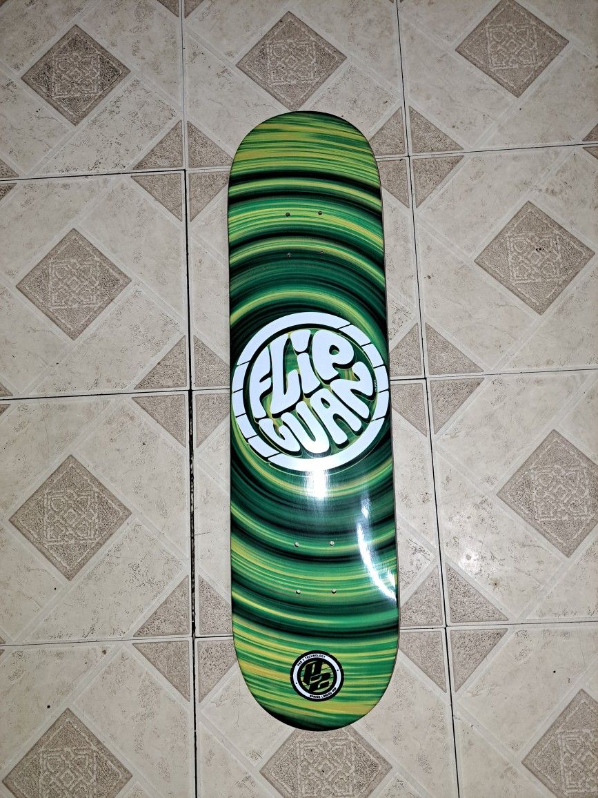 FLIP SKATEBOARDS LUAN OLIVEIRA PRO MODEL SKATEBOARD DECK SIZE 7.85