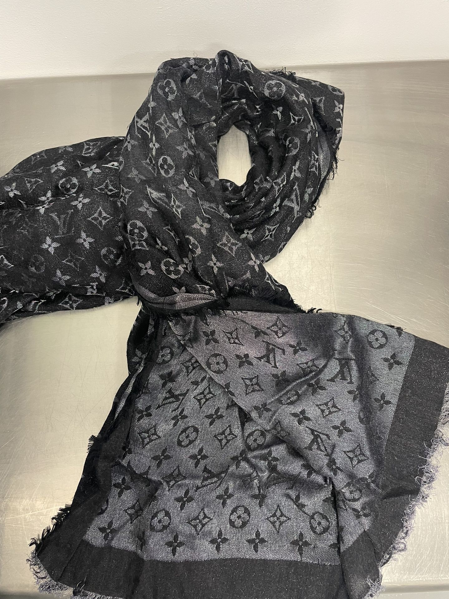 Louis Vuitton monogram shine shawl for Sale in Rockville Centre, NY -  OfferUp
