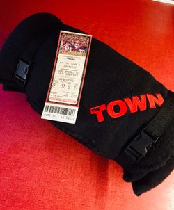 THE TOWN - Ben Afleck - PREMIERE BOSTON RED SOX SEAT BLANKET / UNUSED PLUS****