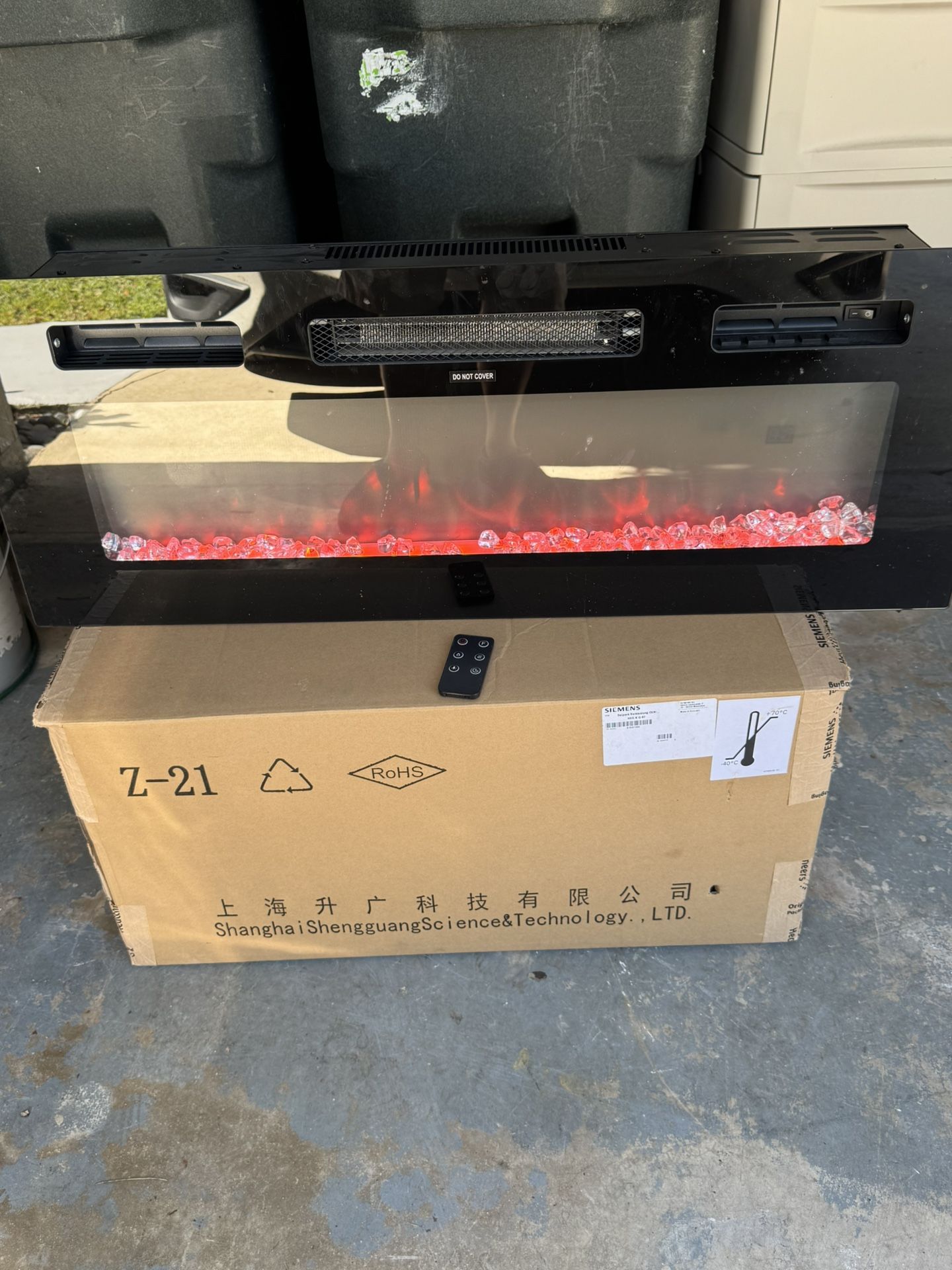 Electronic fireplace with remote