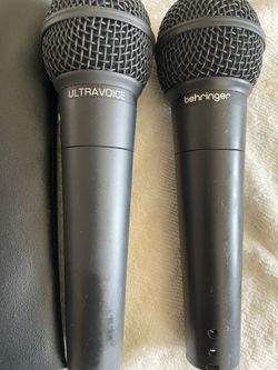 2 Beginner Ultravoice Dynamic Cardioid Vocal Microphone With Clip & Pouch in New Condition