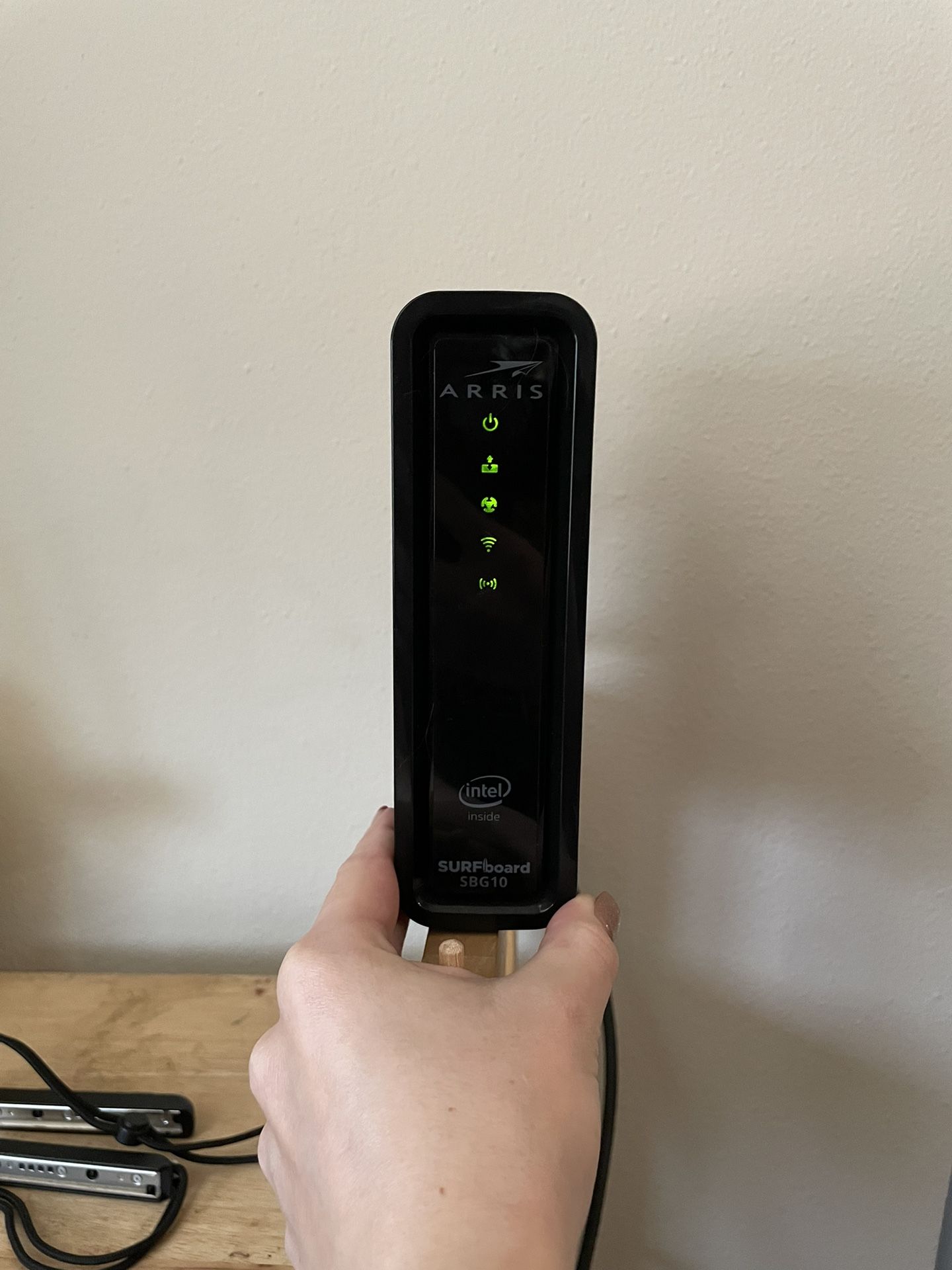 Arris Surfboard WiFi Modem + Router