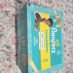 Pampers Diapers 136 Count Size 3