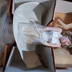 Porcelain Maryilyn Monroe Doll