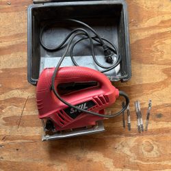 Skil Jig Saw With Extra Cutting Blade