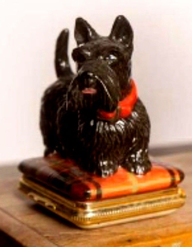 LIMOGES BOX FEATURING PROUD AND PERKY SCOTTISH TERRIER