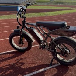 Jasion e-bike 30-35 mph perfect for riding around, don't use anymore need to sell. Price negotiable.