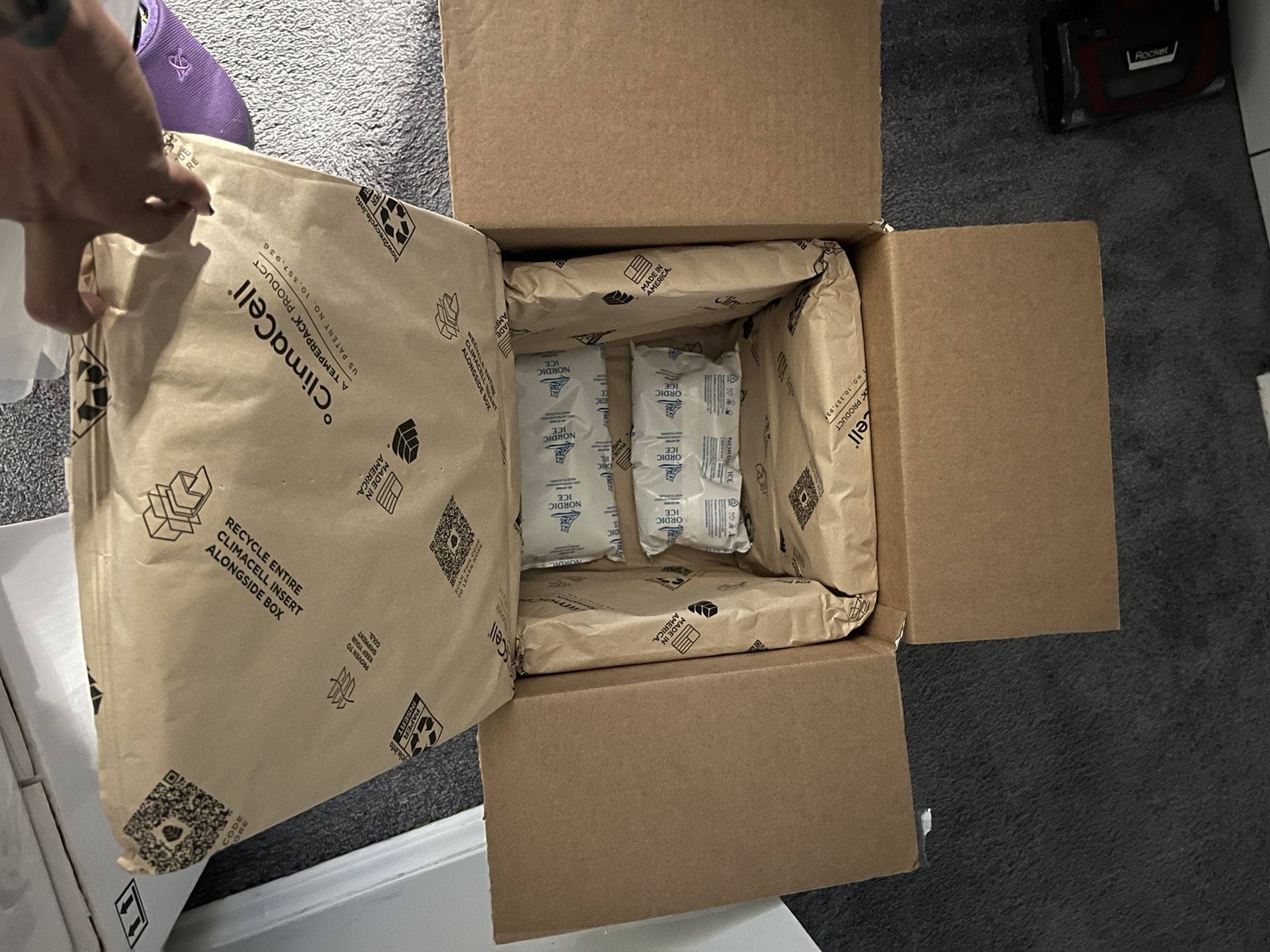 Insulated Shipping Boxes