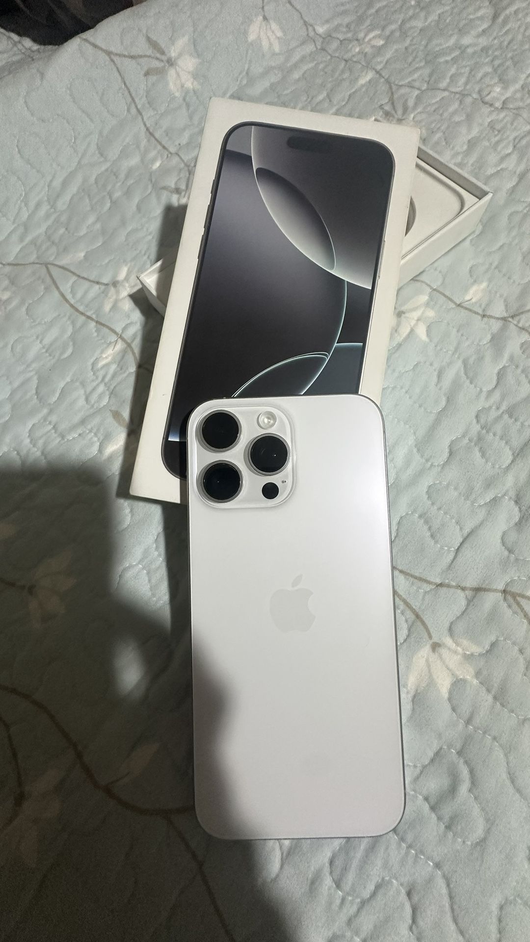 IPHONE 16 Pro Max 1 Terabite