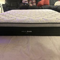 Helix Luxe Plus king Size Mattress - Like New!