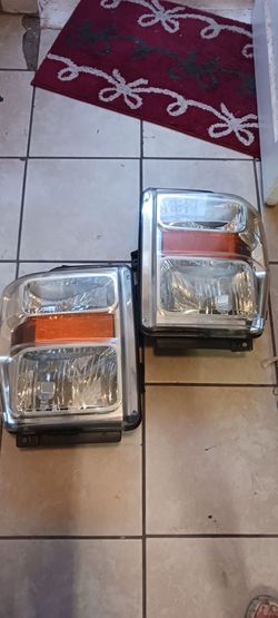 2008–2010 Ford Super Duty (F-250 / F-350 / F-450) halogen headlights $85 firm