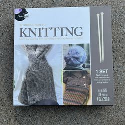 Knitting Set $10.00