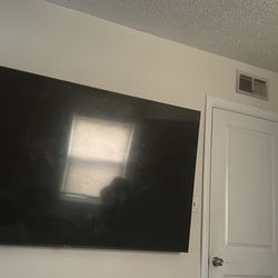 75 In Tv With Swivel Mount Included