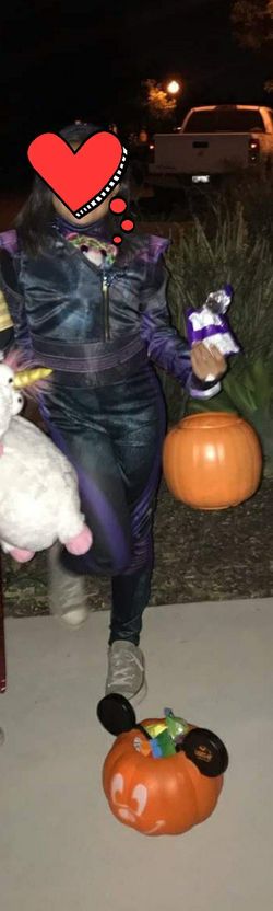 Descendents Evie girls 10/12 Costume.