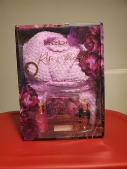 Bebe Rose & Peony Deluxe Bath Gift Set with 14oz Soak & Plush Purple Robe/Wrap