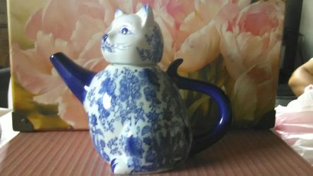 Tea pot