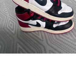 Air Jordan 1 Mid “Bred Toe” GS 7Y / 8.5w