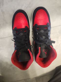 Nike air Jordan 1 mid 6.5y