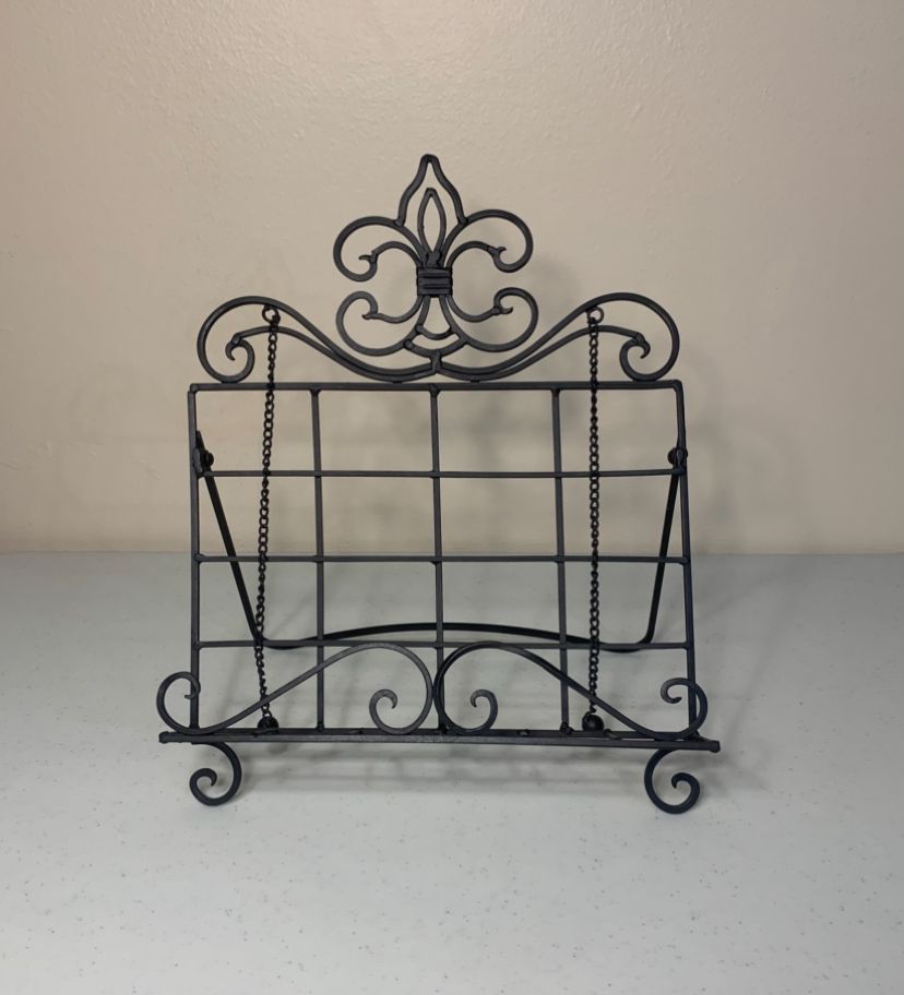 Fleur-De-Lis Cookbook Stand
