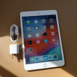 Apple iPad Mini 3 - Wifi - Like New 