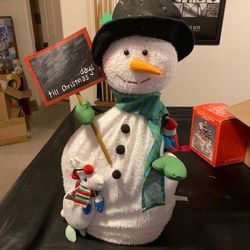 Christmas Items Varios Prices
