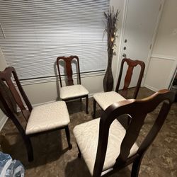 Set of 4 Wooden Dining Chairs – Excellent Condition ($85 OBO)
