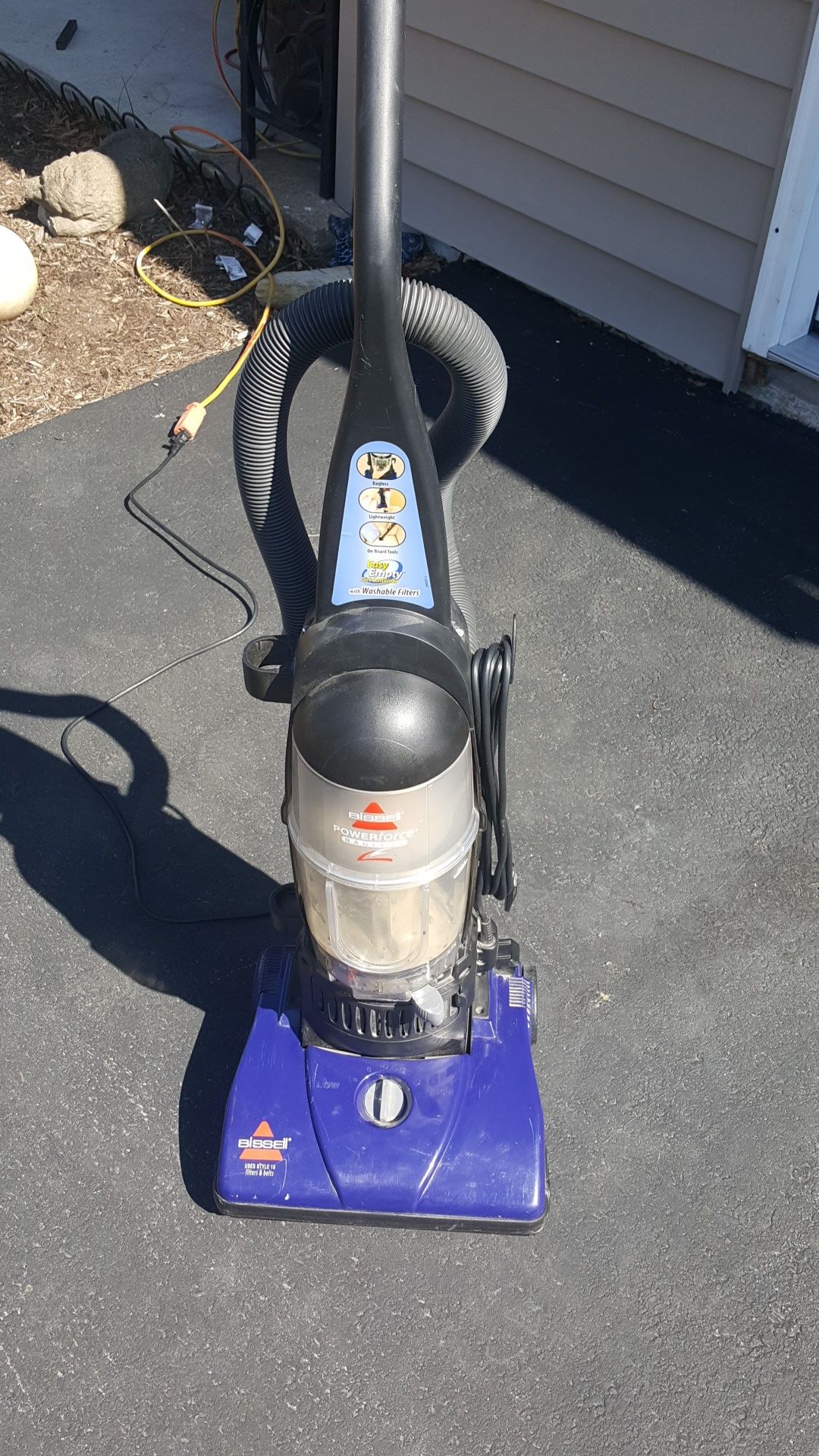 bissell powerforce bagless vacuum cleaner