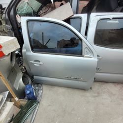 Parts For Tacoma Doors 2005 To 20015 Good Condition