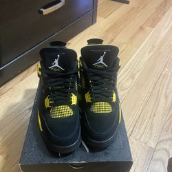 Jordan 4 Thunder Size 10