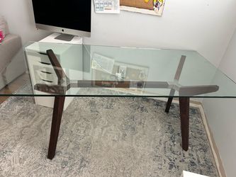 Glass table or desk