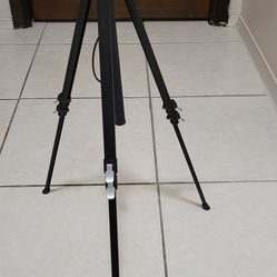 VIVITAR 901 Camera Tripod. Lightly used.