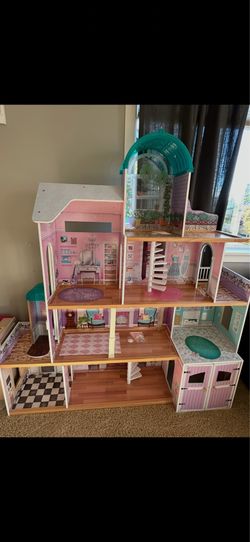 Doll house and School house