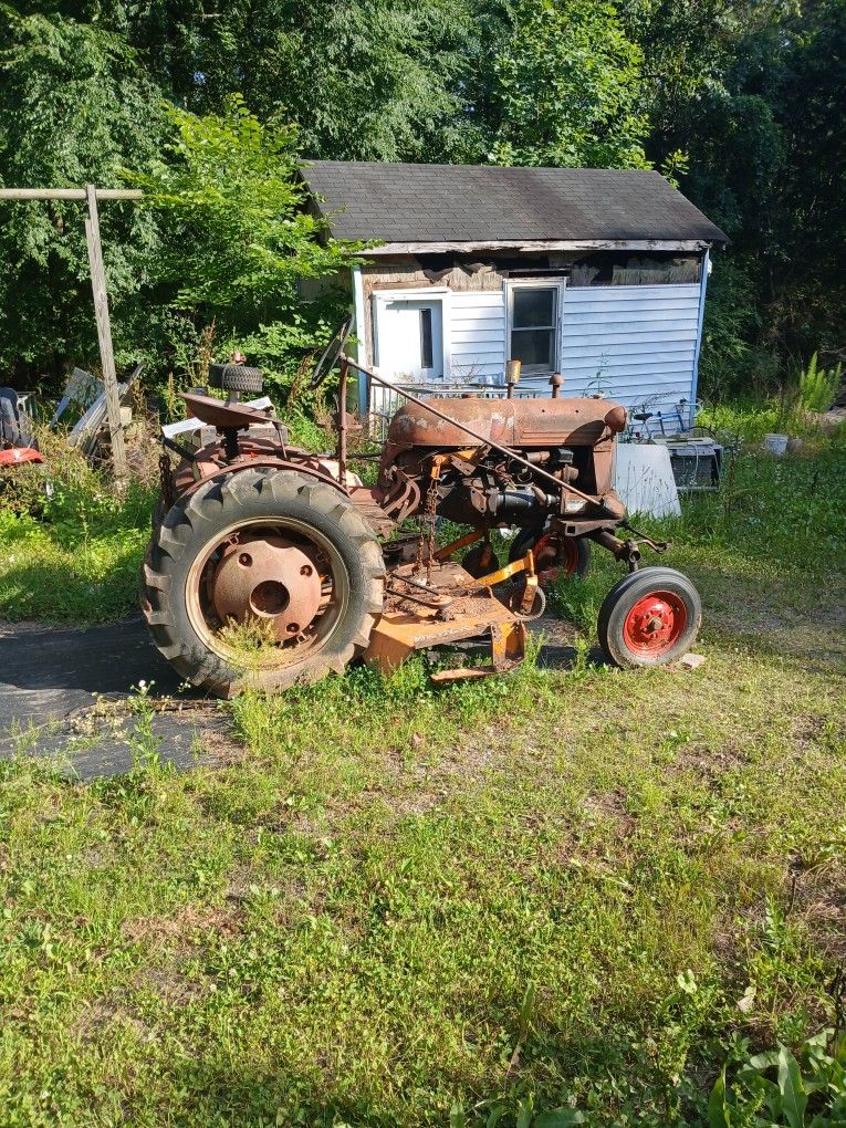 Farm All Cub Tractor 