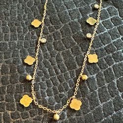 Classic gold clover charm necklace