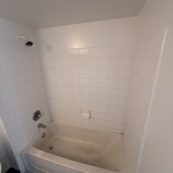 Bath Tub Resurfacing Like New Epoxy Paint Reglazing 